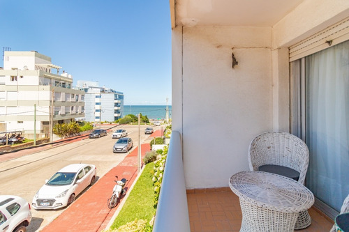 Apartamento En Venta Punta Del Este 2 Dormitorios 2 Baños.