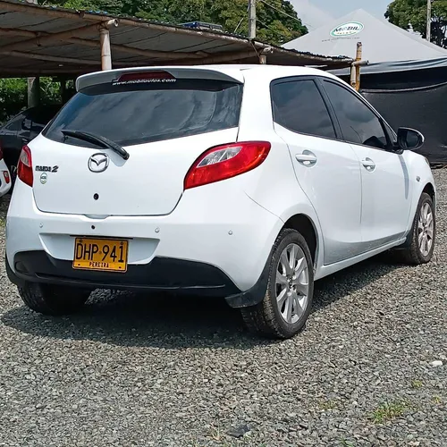 Mazda 2 At 1.5cc 2012
