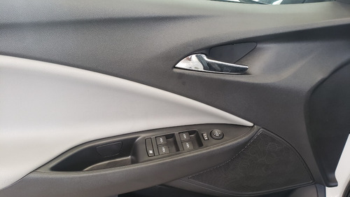 Onix Plus 1.0t Premier I Mt .gl