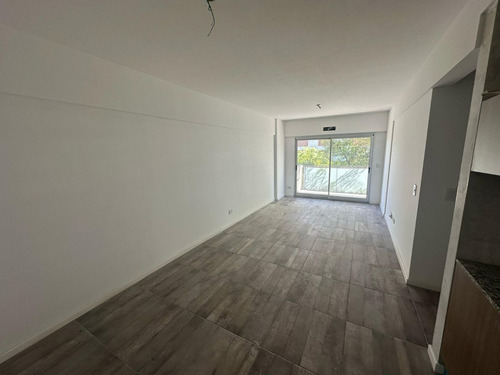 Venta! Departamento De 3 Ambientes Vista Al Frente - Av Gaona 2900 (flores)