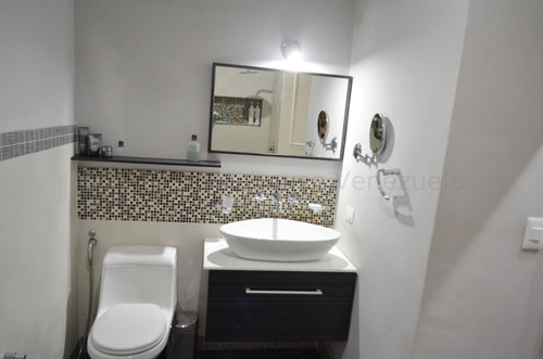 Ms: 25-8836 Se Vende Amplio E Iluminado Apartamento En Planta Baja, En Los Samanes. A=230m2, 3h, 3b, 3p.