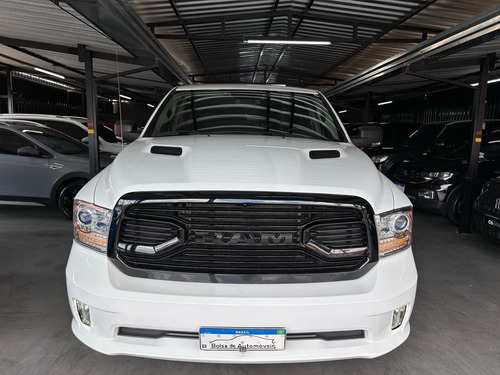 RAM Ram Classic 5.7 Laramie Night Edition Cab. Dupla 4X4 Aut. 4P