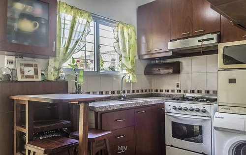Casa En Venta De 2 Dormitorios C/ Cochera En Flor De Maroñas