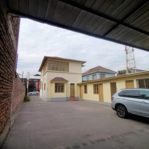 Casa Comercial En Arriendo Ñuñoa / Pedro De Valdivia