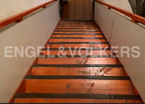 Calle Prat Con Matta, 147 M2 En 2do Nivel