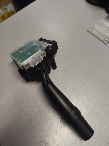 Llave Bajo Volante Limpia Parabrisas Geely Mk