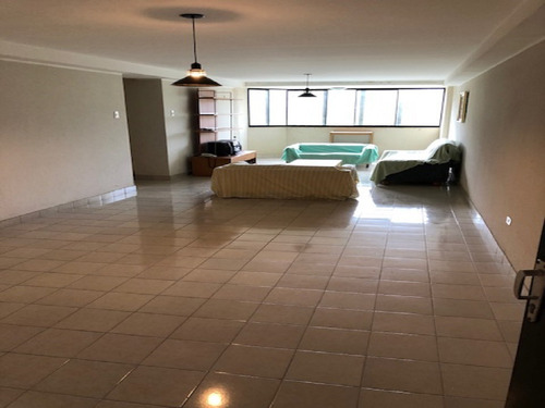 Imagen 3 de 27 de En Venta Amplio Apartamento Ubicado En La Urbanización Bosque Valle (subiendo Tazón) Una De Las Urbanizaciones Más Seguras De Caracas