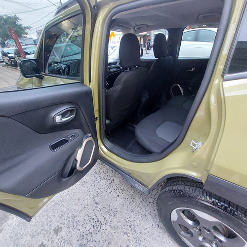 Jeep Renegade 1.8 Flex Aut. 5p