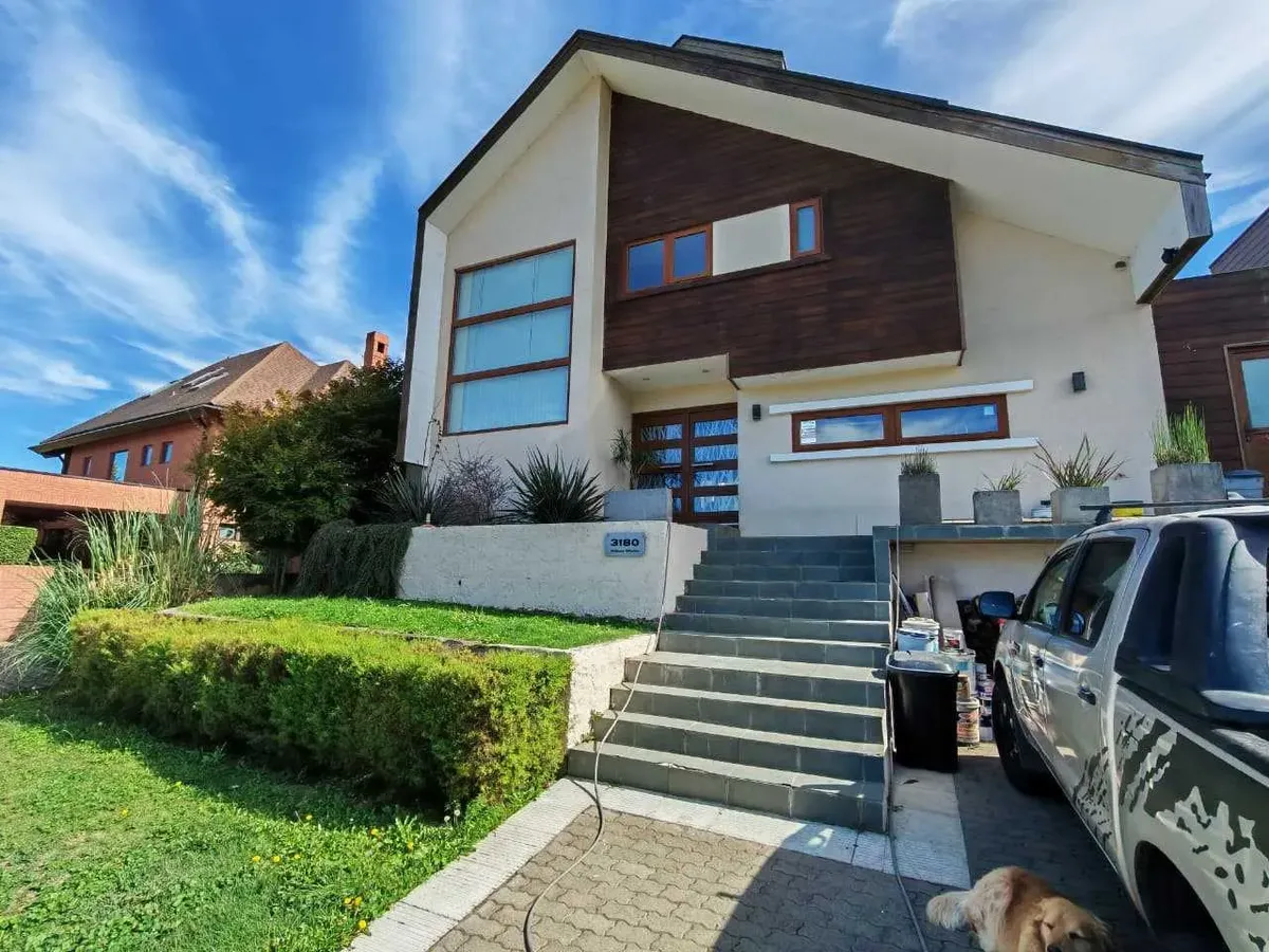 Imagen 1 de 26 de Vende Moderna Casa 4d 5b Piscina Venado (168857)