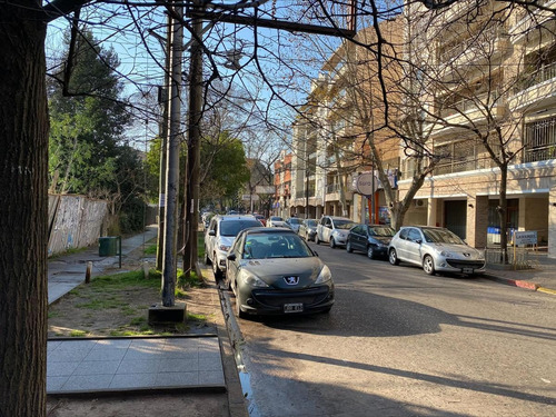Imagen 2 de 24 de Venta Excelente Departamento 5º Piso De 4 Ambientes En Pleno Centro De Adrogue