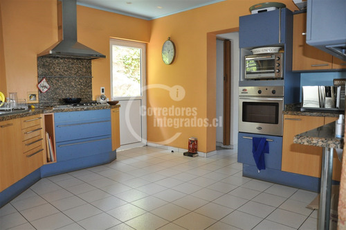 Casa En Venta En El Arrayán, Vista Insuperable Espectacular