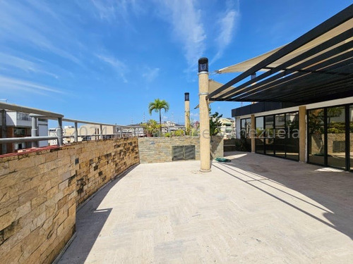 Excelente Apartamento Penthouse En Venta, Urb. San Isidro, Maracay, 25-15410 Mv