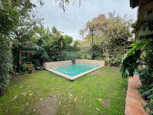 Casa En Arriendo De 4 Dorm. En Huechuraba