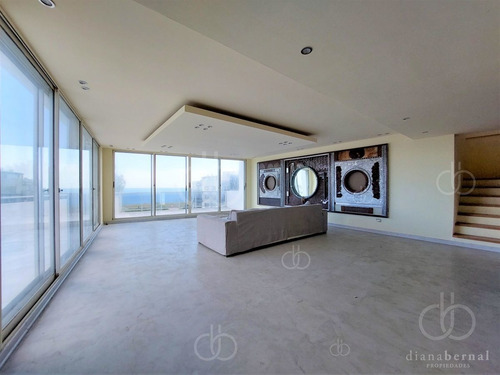 Imagen 3 de 20 de Penthouse Duplex Con Barbacoa Y Vista Al Mar