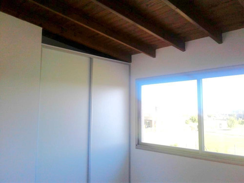 Casa En Venta En El Canton Con 3 Dormitorios. Con Renta