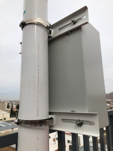 Montaje P/poste Universal P/gabinetes 30cm Pst-mount-pole-v2 Color Blanco