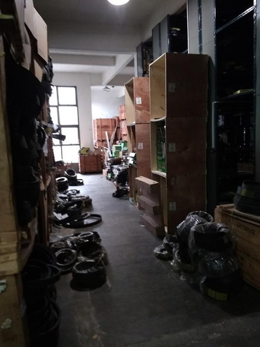 Retasado Gran Local En San Telmo 2000 M2 900 M2 De Terraza. Eeuu Y Defensa.