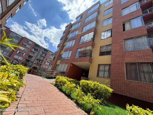 Apartamento En Modelia Occidental Rah Co: 25-143