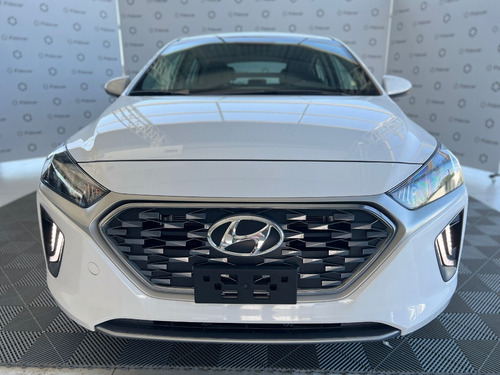 Imagen 2 de 22 de Hyundai Ioniq Unique 1.6 Gdi Hibrido At 5p