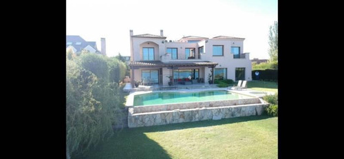 Imagen 4 de 25 de Bajo De Precio La Isla - Casa Venta Usd 1.950.000