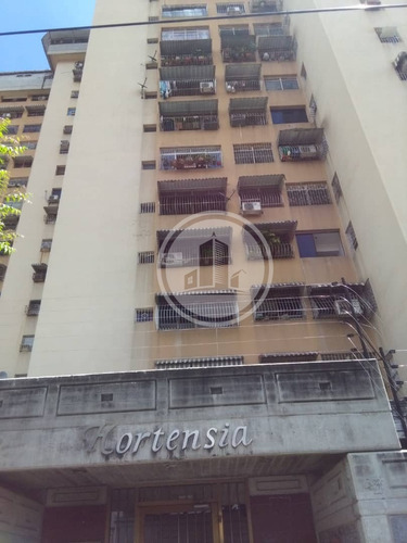 Apartamento Venta Economico, Urb, El Centro.  Edif, Hortencia 3h-2b-1pe- Maracay Aragua ... 022js