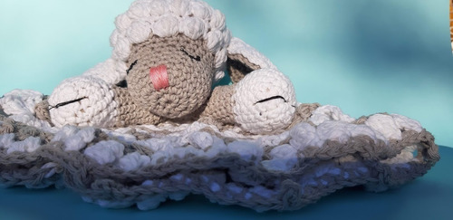 Imagen 9 de 9 de Oveja Rebecca Mantita De Apego Tejida Al Crochet