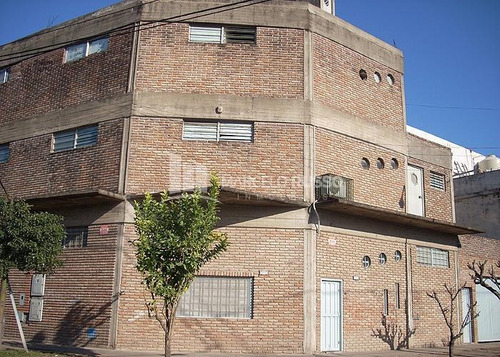 Imagen 1 de 1 de Galpón Industrial En 3 Plantas