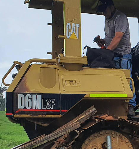 Caterpilar D6m