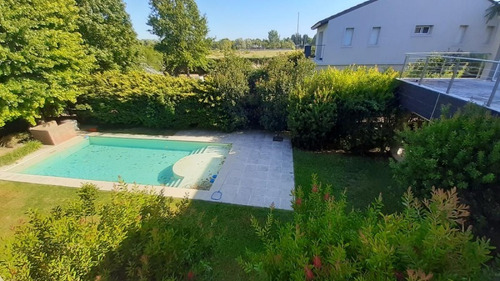 Imagen 10 de 12 de Casa Cuatro Dormitorios Cadaques Funes Hills