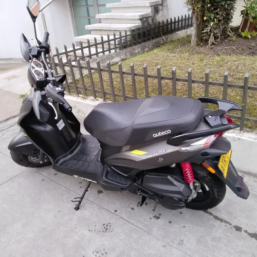 Motor: Monocilíndrico De 4 Tiempos, Ohc, Con Refrigeración P