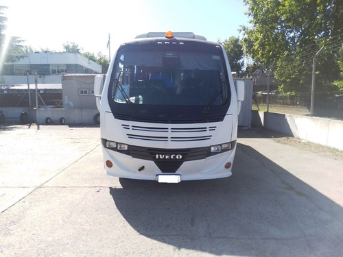 Imagen 2 de 11 de Iveco Daily 70c17 Paso 4350 Scudato 2017 Minibus