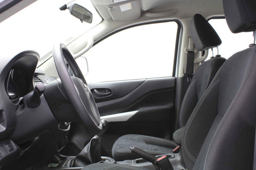 Imagen 10 de 15 de Nissan Doble Cabina Np300 2020 4p S L4/2.5 Man A/c