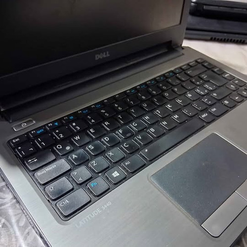 Laptop Dell Latitude 3440 Para Refacciones Plateado (Usado)
