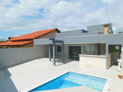 Casa Com Piscina A Venda Na Praia De Peruíbe