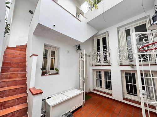Venta - Casa Pasillo A 2 Cuadras Del Río. 3 Dormitorios Y Patio. Alquila Cochera En Edificio Al Lado