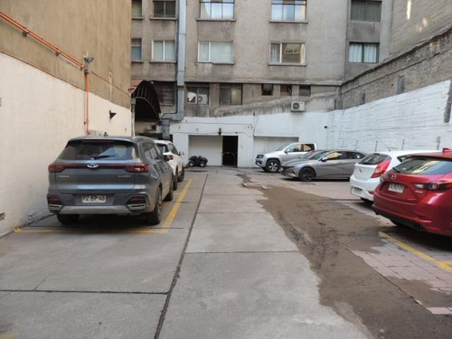 Imagen 4 de 12 de Estacionamiento Monjitas/merced.