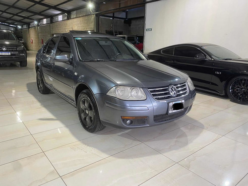 Imagen 8 de 22 de Volkswagen Bora 2010 2.0 Trendline 115cv Tiptronic