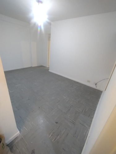 Departamento 2 Ambientes En Alquiler En Constitucion.