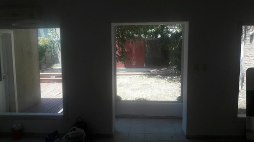 Casa En Alquiler - 2 Dormitorios 2 Baños - Manuel B. Gonnet