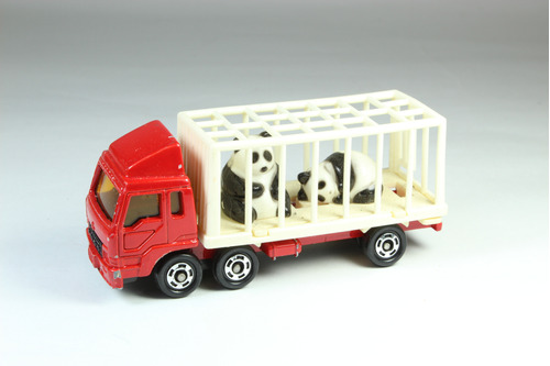 Tomica - Mitsubishi Fuso Animal Carrier - Japan