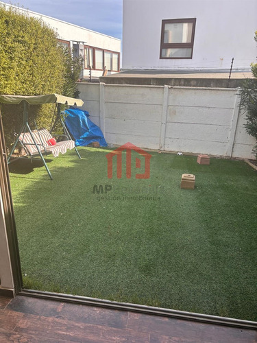 Casa En Venta De 4 Dorm. En Concón