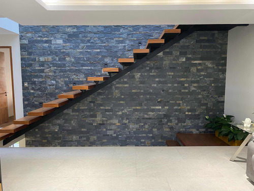 Increíble Residencia De Autor En Vista Real
