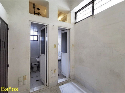 Edificio De 1,036m2 / Uso De Suelo Mixto