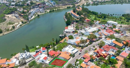 Terreno De 351m2 Con Vista Al Lago De Juriquilla Y La Cañada