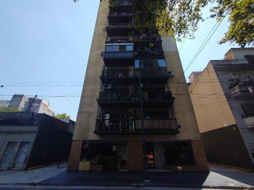 4 Amb. Al Frente Con Balcón.
