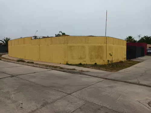 Casa En Venta De 3 Dorm. En La Serena
