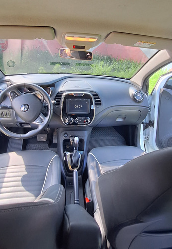 Renault Captur 1.616v Intense Sce X-tronic 5p