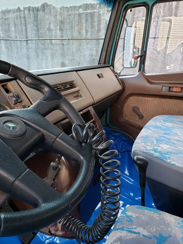 Caminhão Toco Bau Mercedes Benz L1418