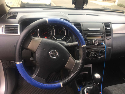 Nissan Tiida Sedan 1.8 Flex 4p 2011