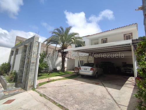 Imagen 1 de 11 de Venta De Casa En La Asunción, 5 Hab/4 Baños Isla De Margarita 0424 8255686